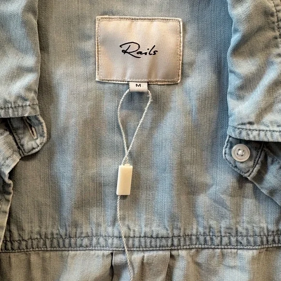 Rails NWOT Lex Short Sleeve Button Up in Light Vintage Dip Dye Raw Hem Medium - Picture 4 of 7